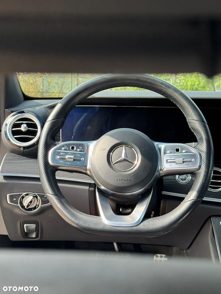 Mercedes-Benz Klasa E 220 d 4-Matic 9G-TRONIC - 9