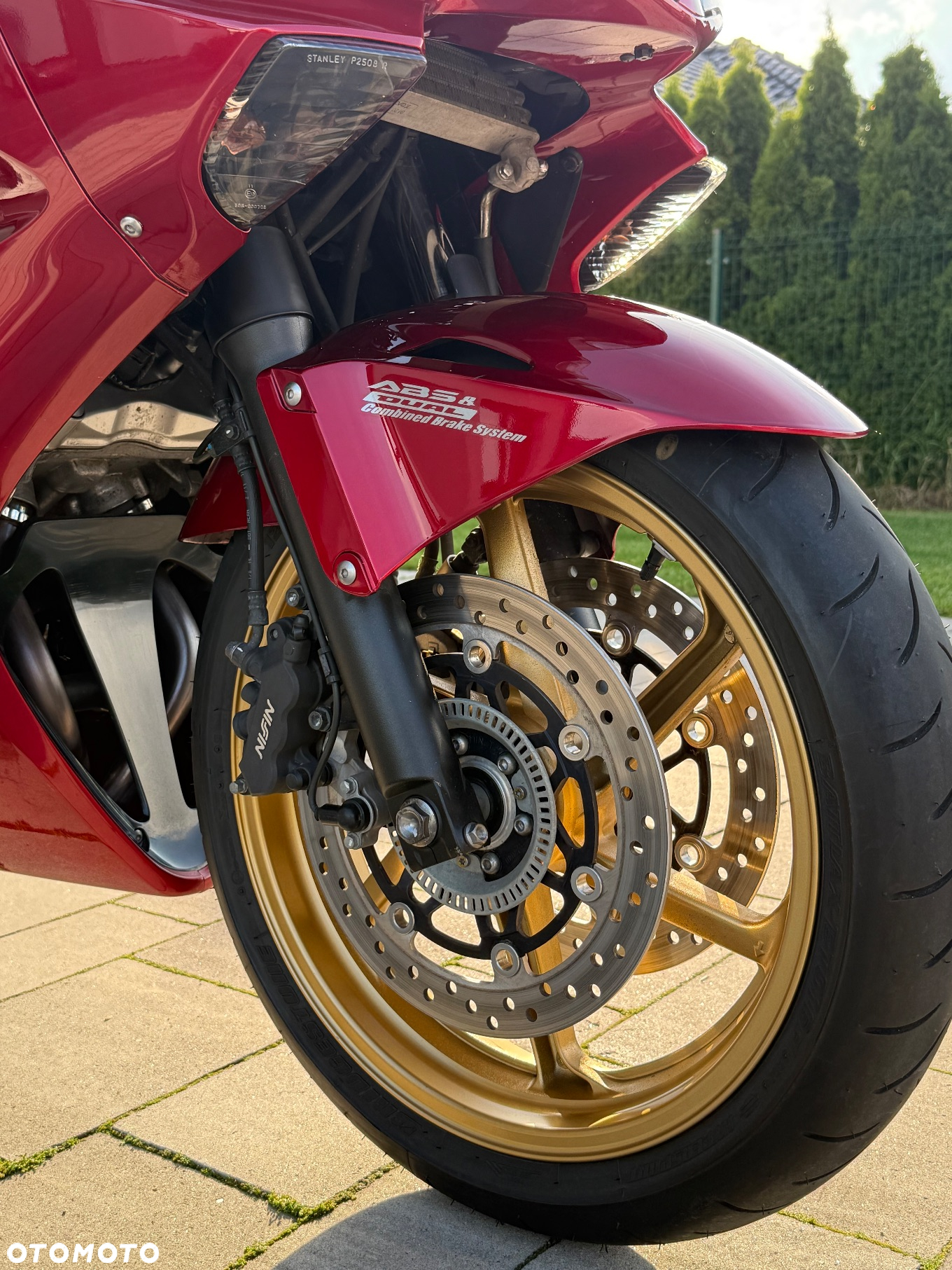 Honda VFR - 16