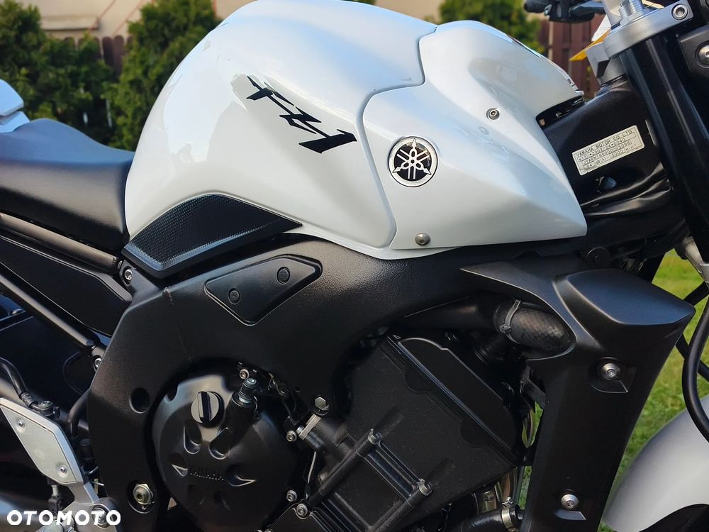 Yamaha FZ - 13