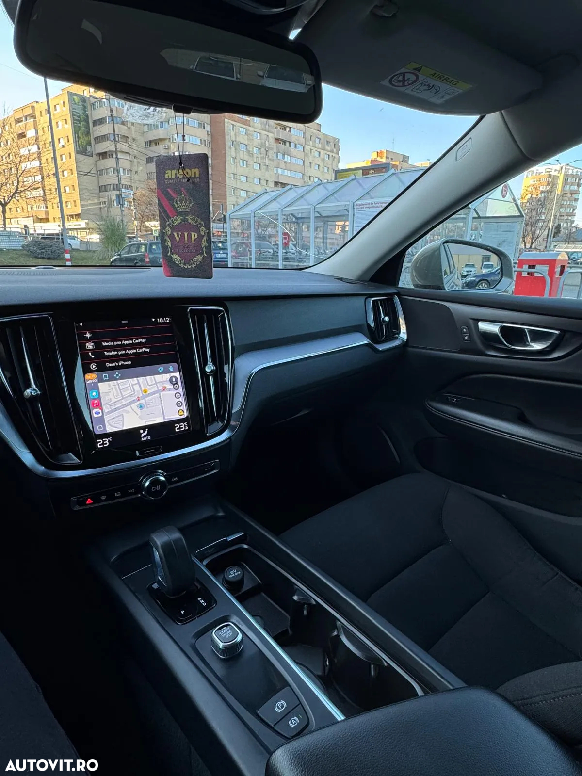 Volvo V60 B3 B DKG Momentum - 18