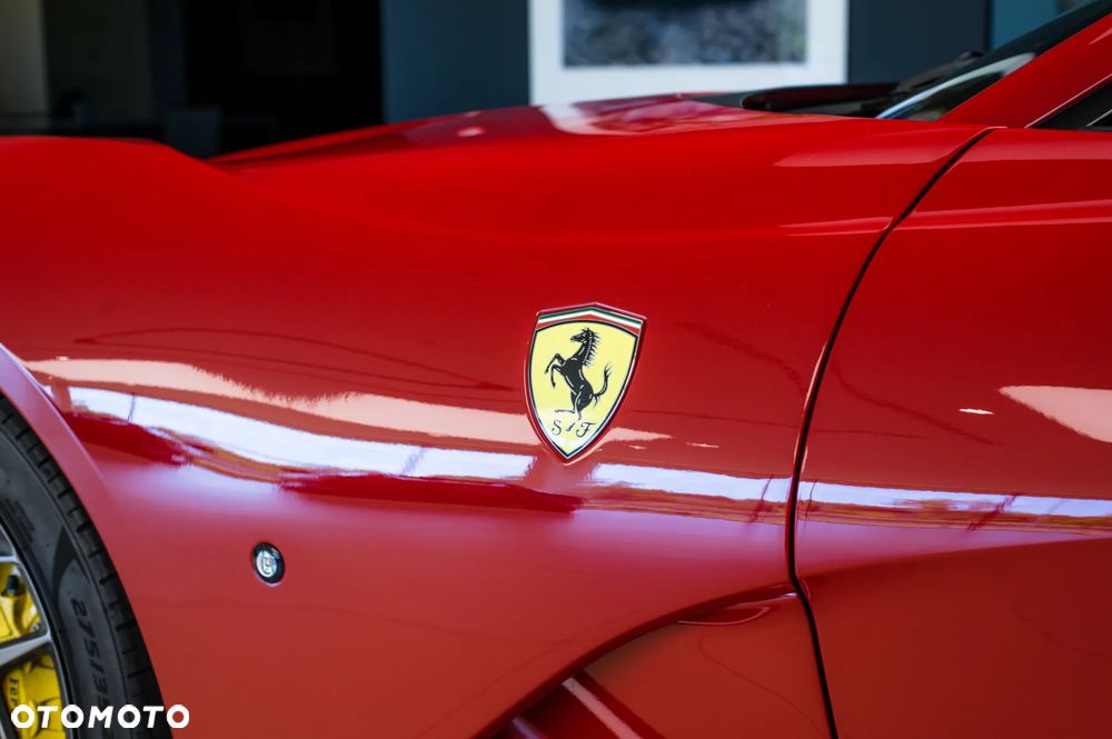 Ferrari 812 Superfast - 14