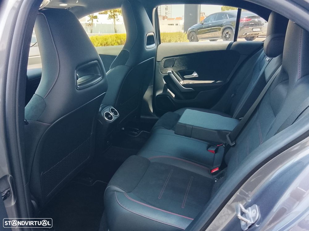 Mercedes-Benz A 250 e 8G-DCT AMG Line - 6