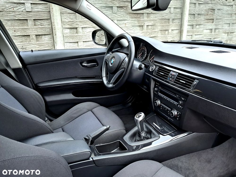 BMW Seria 3 320d - 10