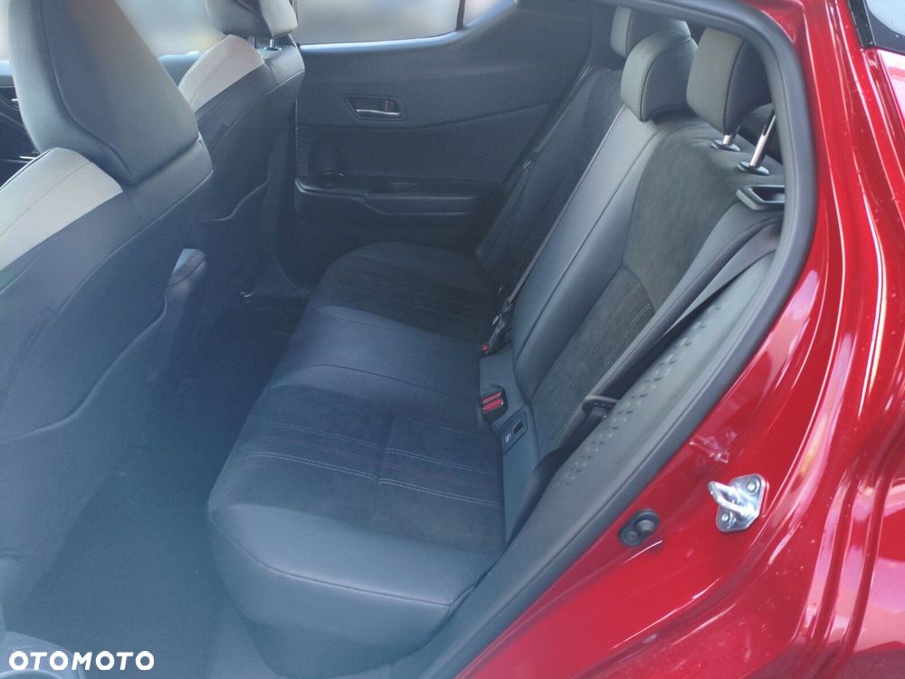 Toyota C-HR - 11