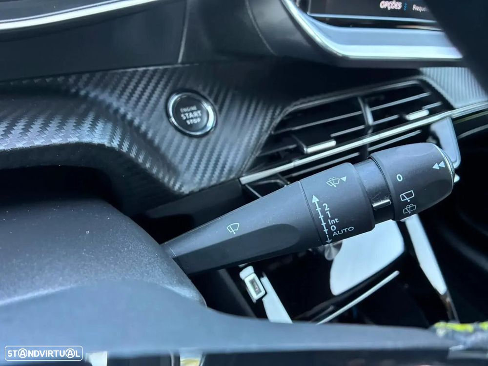 Peugeot 208 - 13