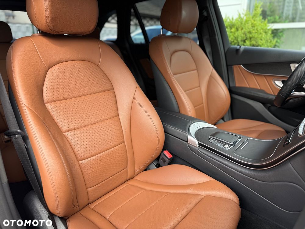 Mercedes-Benz GLC 220 d 4Matic 9G-TRONIC AMG Line Plus - 19