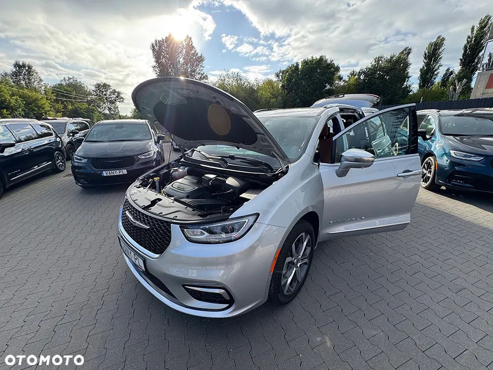 Chrysler Pacifica - 21