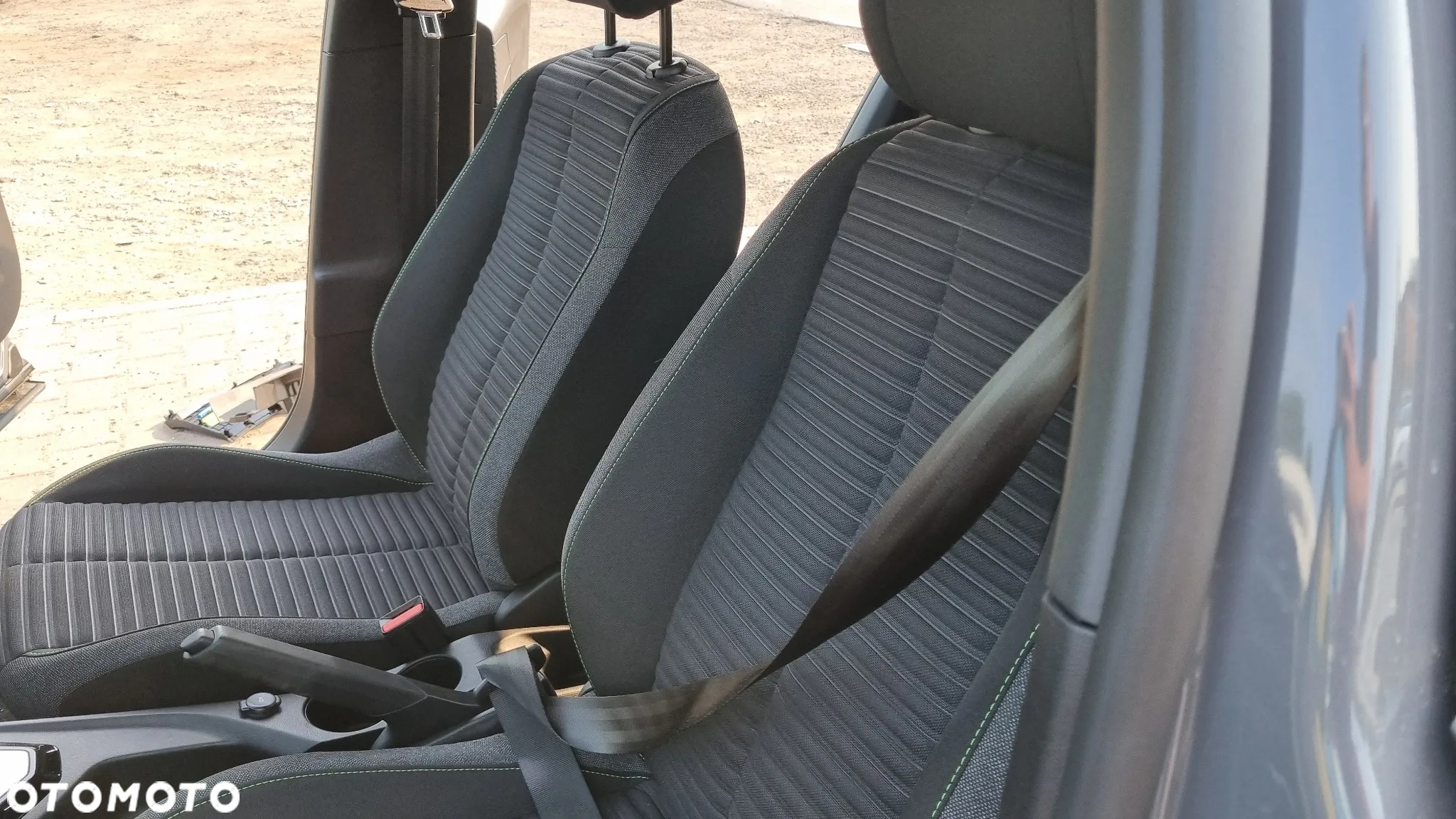 Peugeot 2008 PureTech mHEV Style e-DCS6 - 23