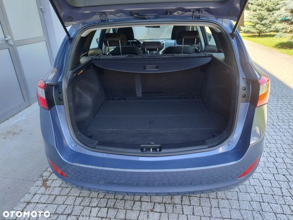 Hyundai i30 1.6 Trend - 23