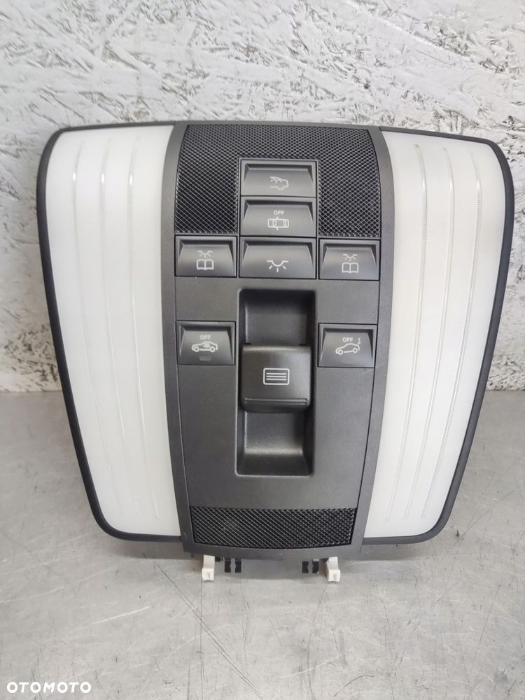 MERCEDES W212 LIFT LAMPKA PODSUFITKI OŚWIETLENIE KABINY A2129064501