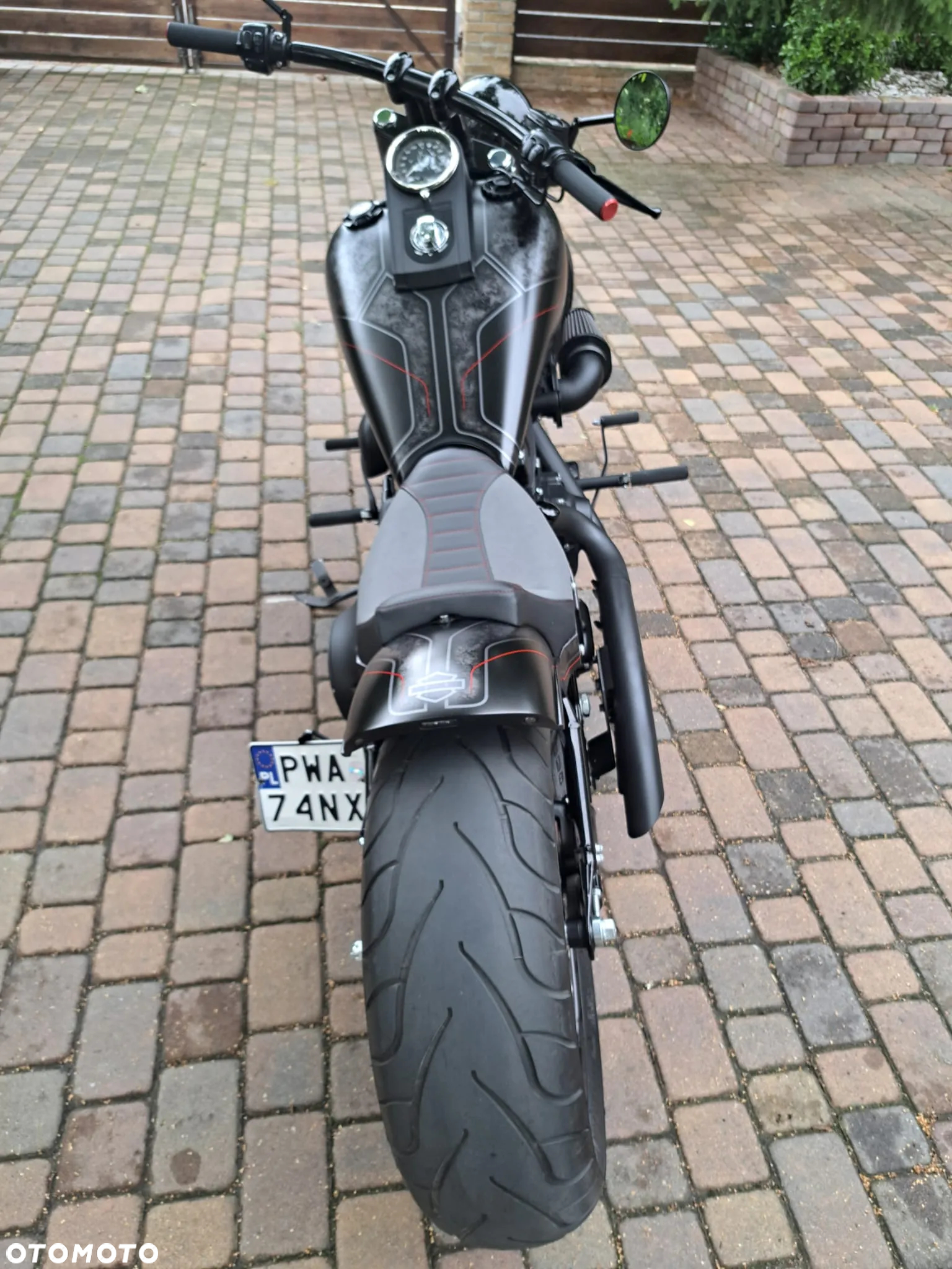 Harley-Davidson Softail Custom - 14