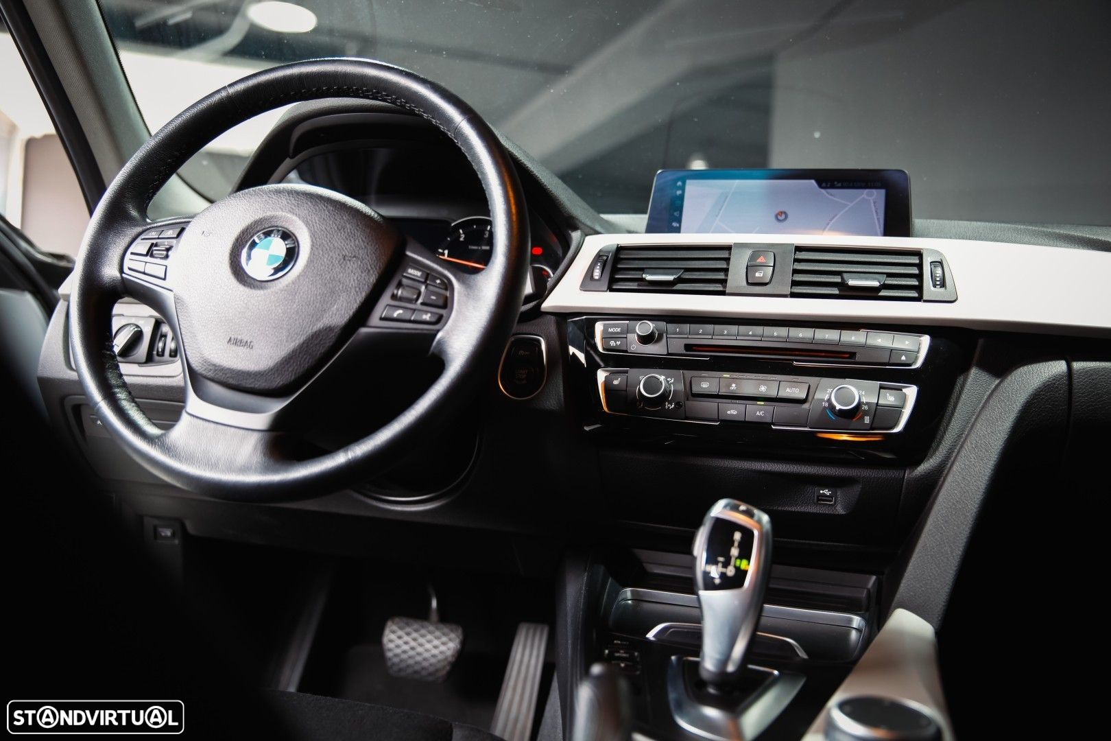 BMW 320 d Touring xDrive Auto - 11