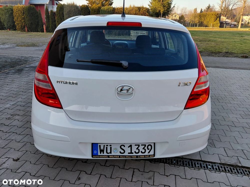 Hyundai i30 1.4 Blue Classic - 11