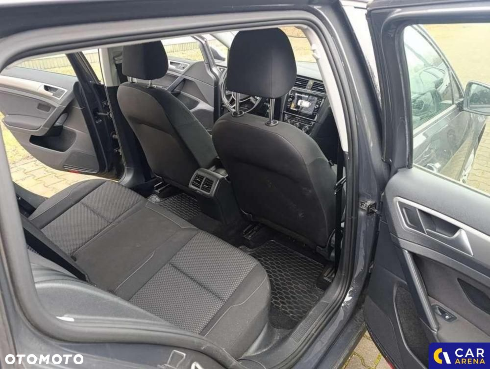 Volkswagen Golf - 18