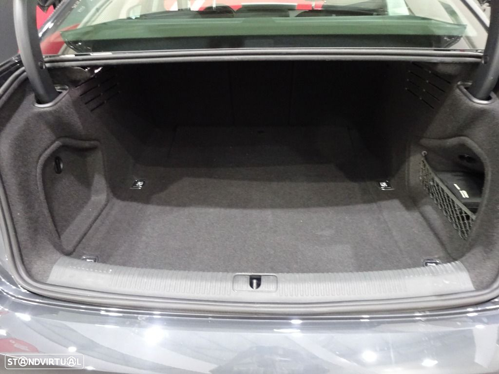 Audi A4 35 TDI S tronic - 25