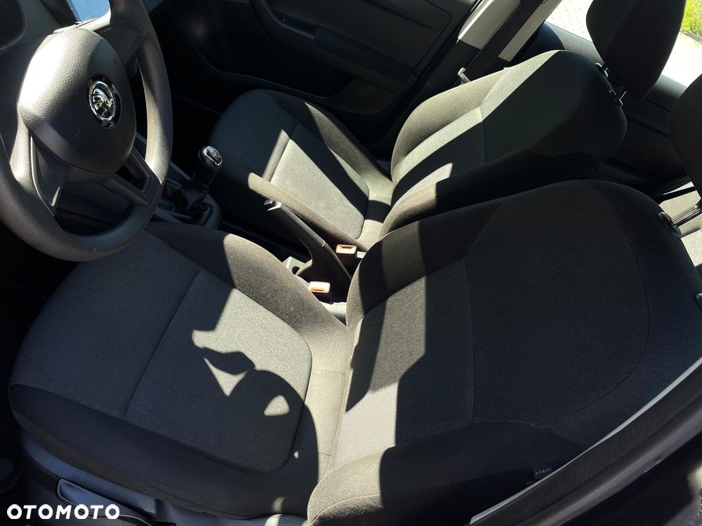 Skoda Fabia 1.0 MPI Edition - 11