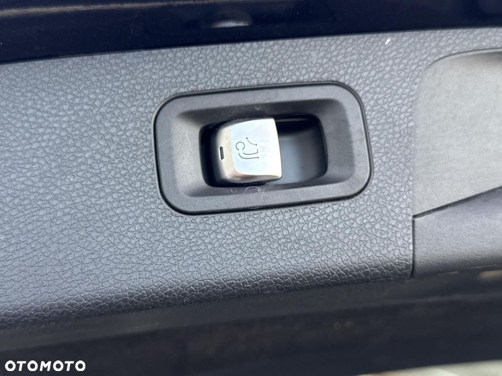 Mercedes-Benz Klasa E - 16