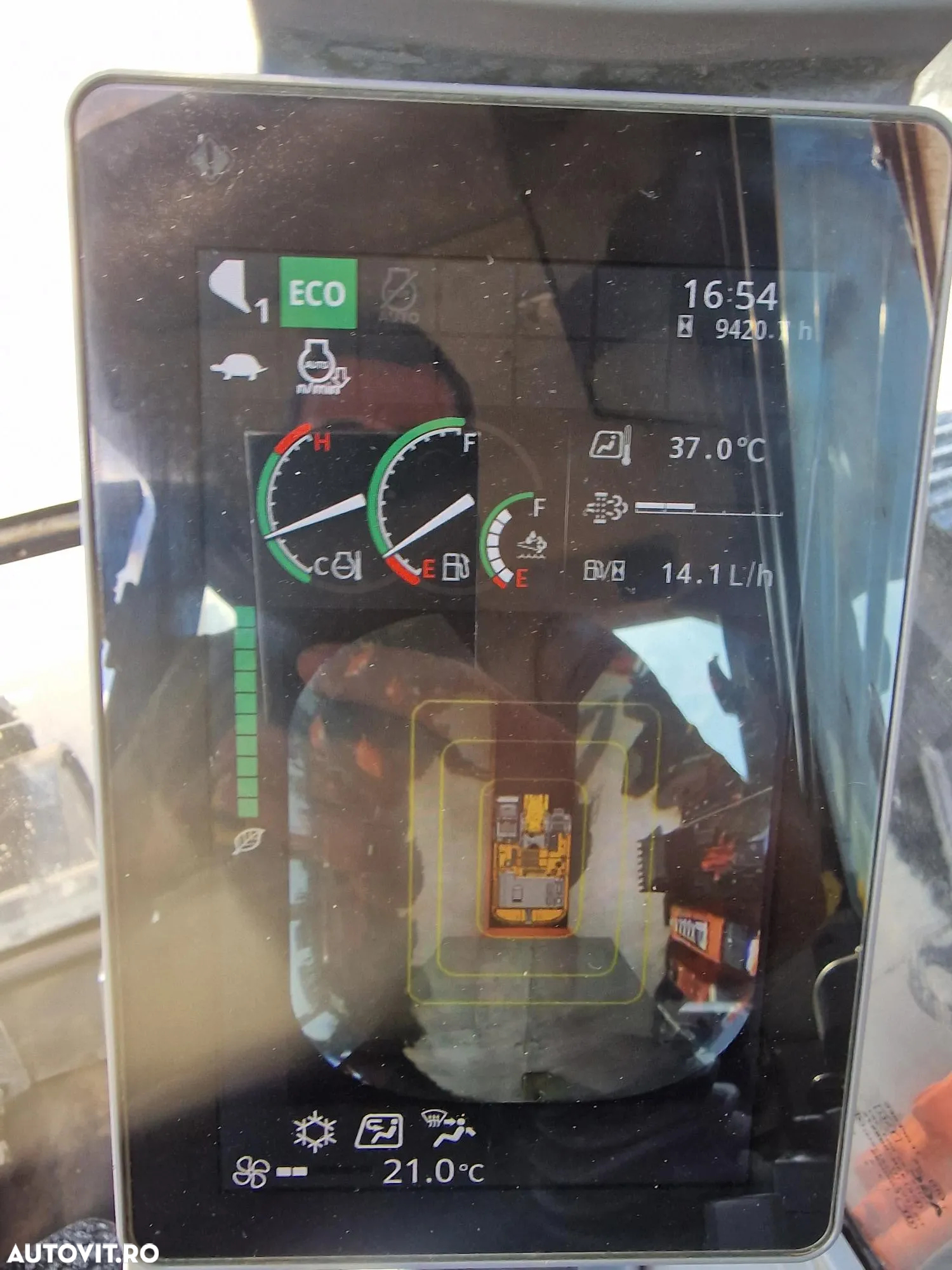 Hitachi ZX350-7, 2020, 9.420h, Cupa 2,2mc NOUA-94.900 Eur+Tva, Masa operationala 26,5t, Consum mediiu 14,1l/h, camera spate, camere laterale, inst picon, AC climatronic, Scaun operator pneumatic, lant 90% ok, STARE FOARTE BUNA, posibil leasing 5 ani-94900Eur - 38