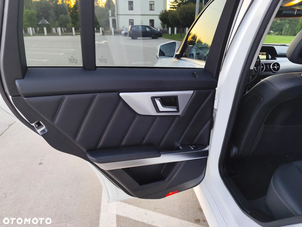 Mercedes-Benz GLK - 14
