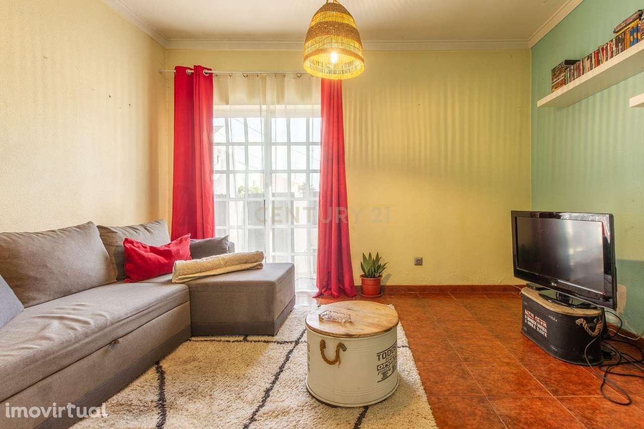 Quinta do Conde - Moradia geminada de 4 assoalhadas - Grande imagem: 3/26