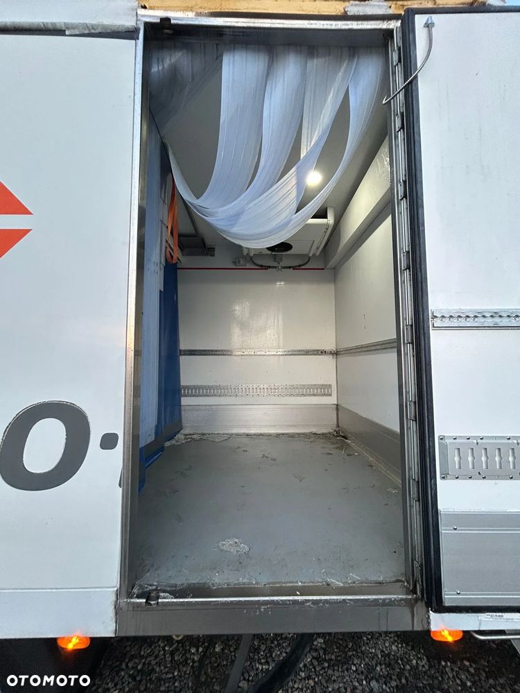 Mercedes-Benz Sprinter - 9