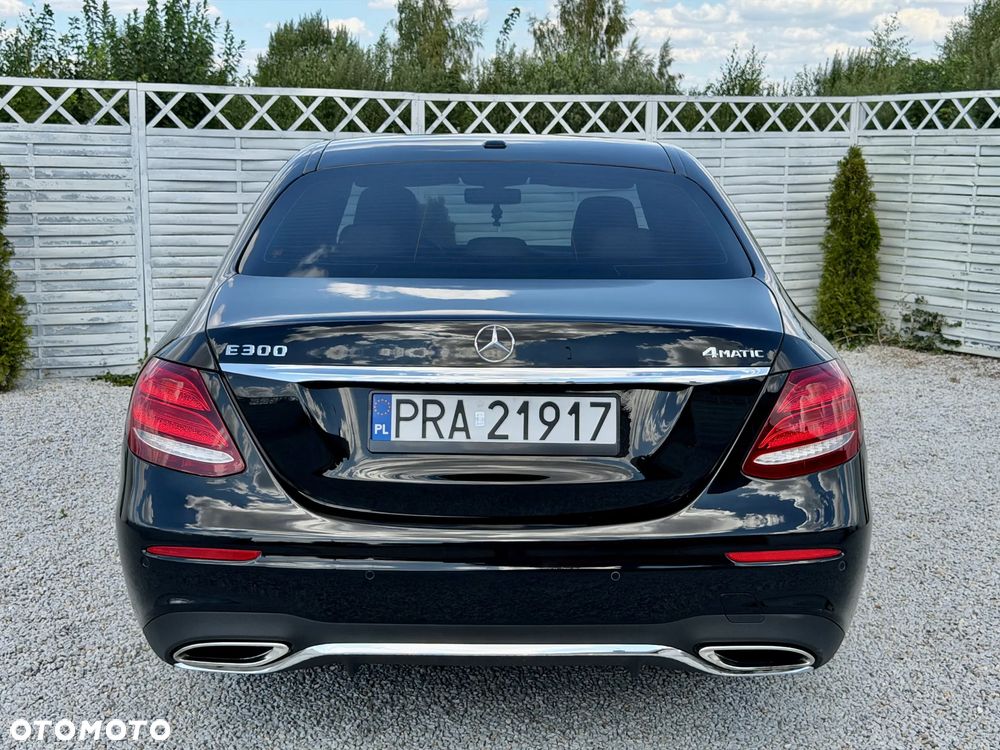 Mercedes-Benz Klasa E 300 9G-TRONIC AMG Line - 27