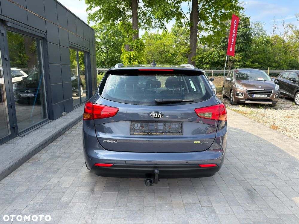 Kia Ceed 1.6 CVVT ISG Spirit - 14