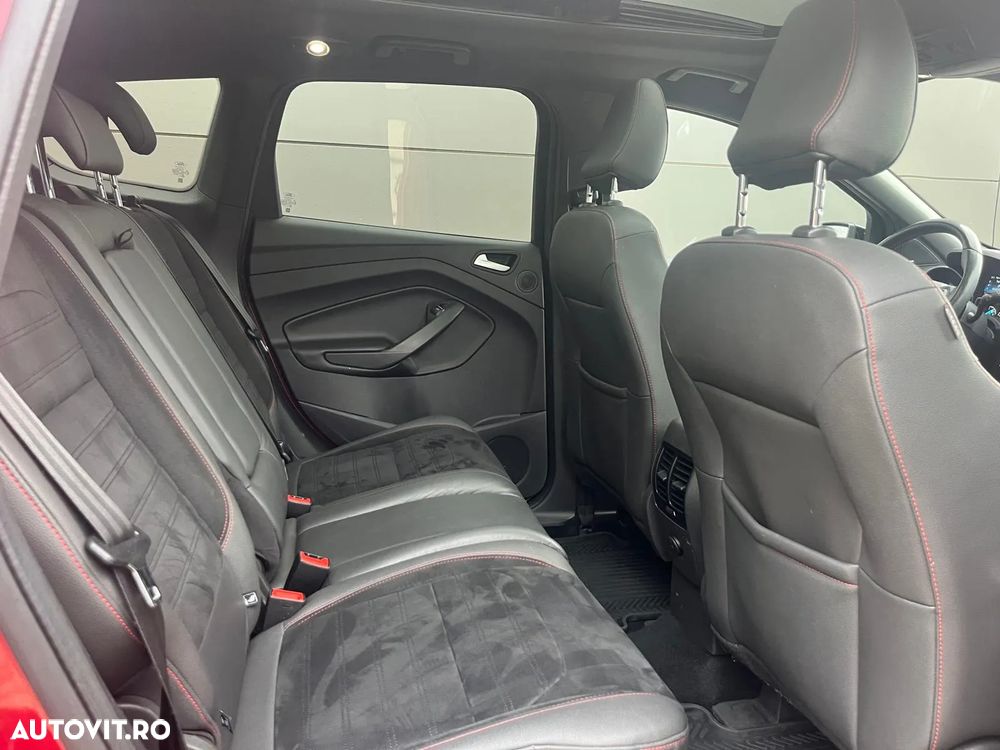 Ford Kuga 2.0 TDCi 4WD Powershift ST-Line - 6