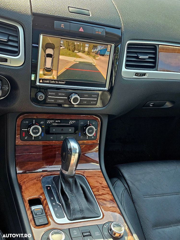 Volkswagen Touareg - 11