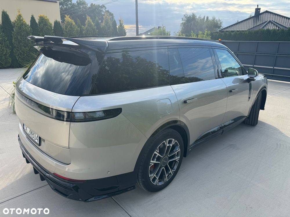 Lynk & Co 900 - 7