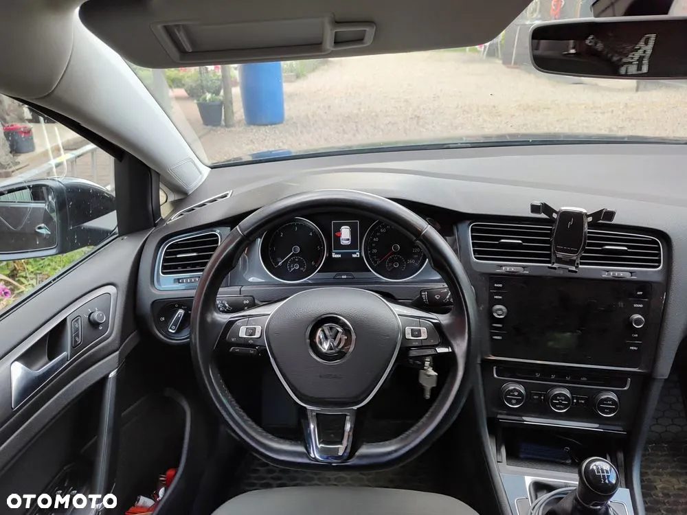 Volkswagen Golf - 16