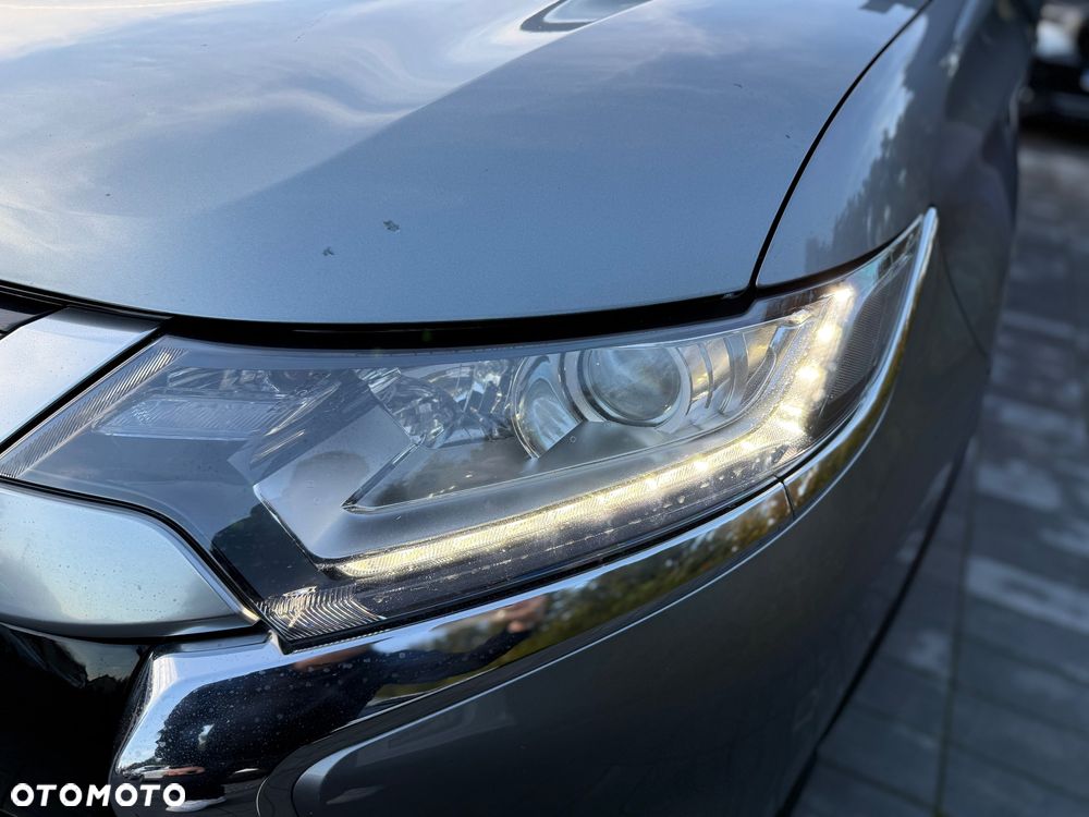 Mitsubishi Outlander - 9