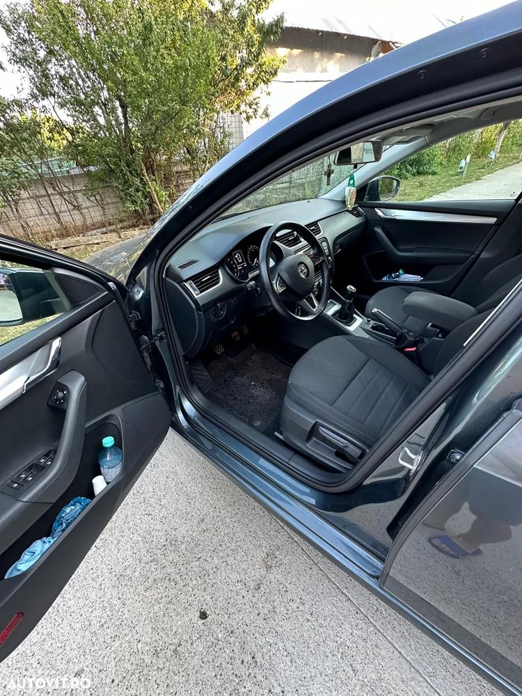 Skoda Octavia 1.6 TDI Style - 6