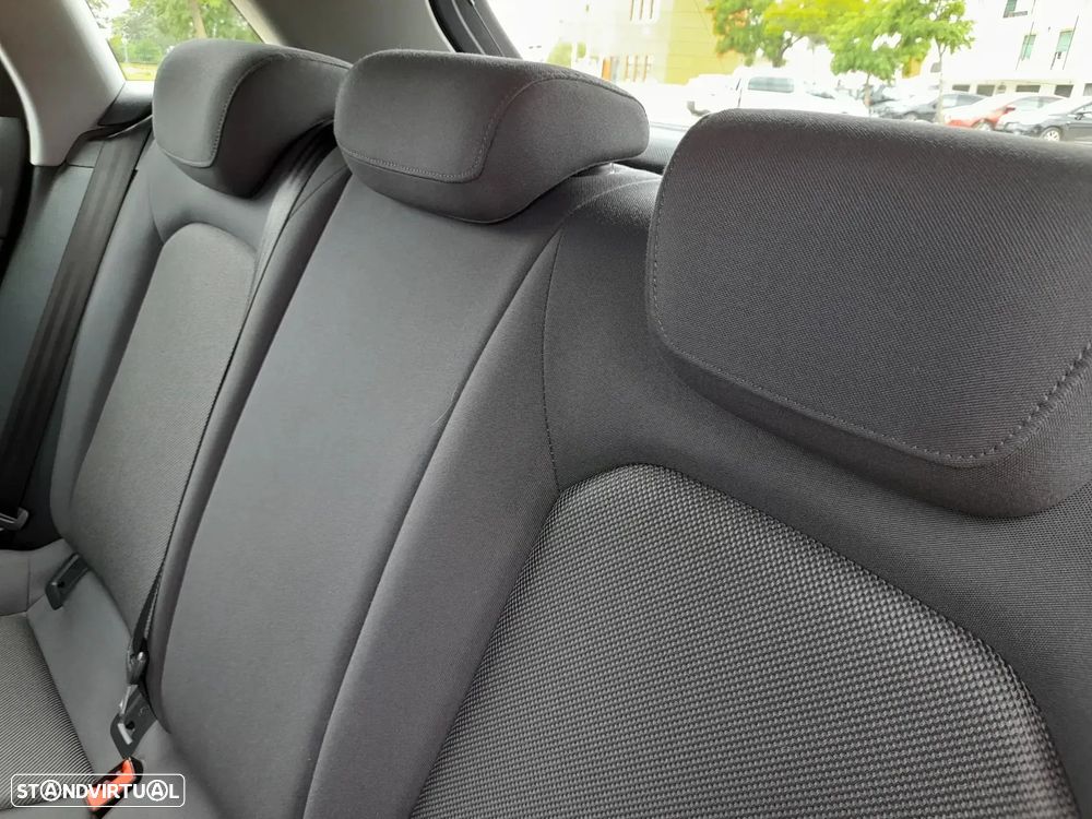 Audi A3 Sportback 1.6 TDI Attraction Ultra - 24