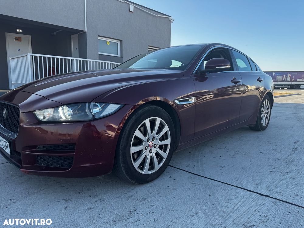 Jaguar XE 2.0 Portfolio - 4