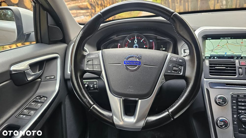 Volvo XC 60 D3 Drive-E Ocean Race - 10