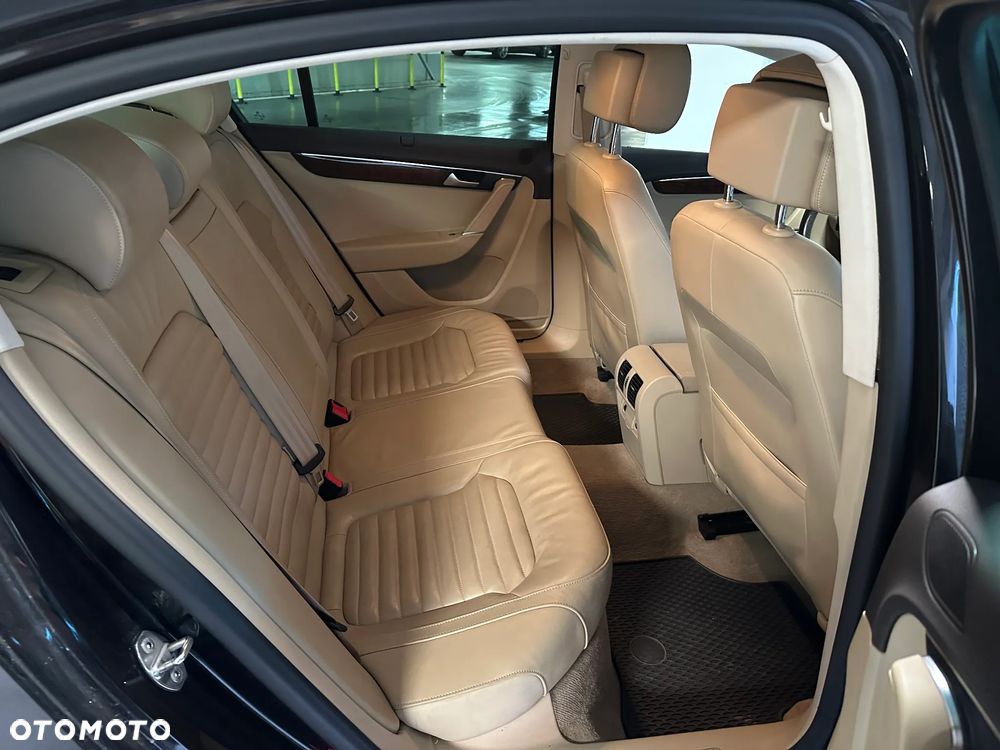 Volkswagen Passat 2.0 TSI Highline DSG - 18