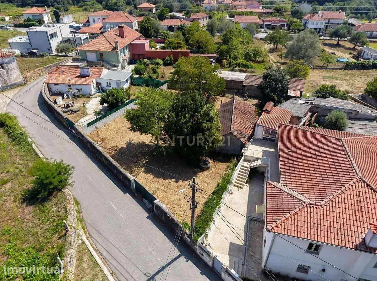 Terreno com Projeto Aprovado para 3 Moradias em Lanheses - Grande imagem: 2/7