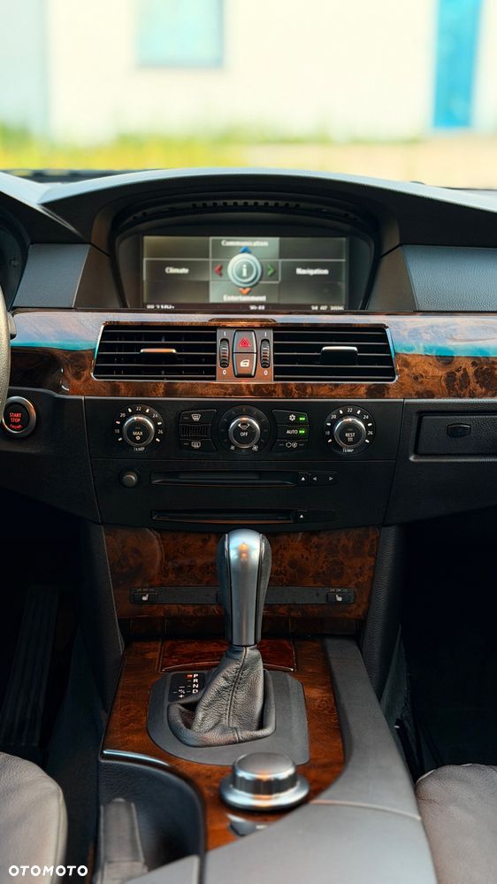 BMW Seria 5 - 32