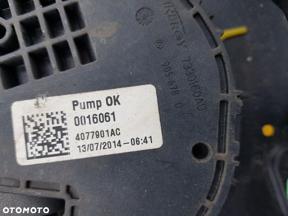 AUDI A4 B8 LIFT 11-15 2.0 TDI ZBIORNICZEK ZBIORNIK ADBLUE POMPKA 8K0131877R - 3