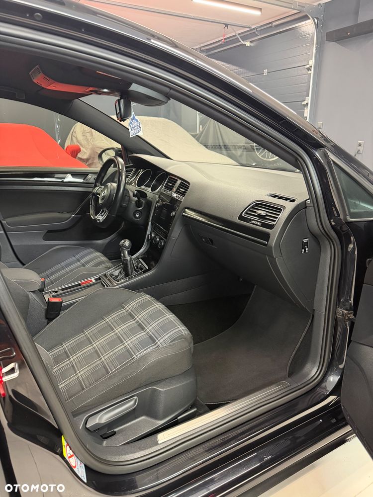 Volkswagen Golf GTD BlueMotion Technology - 32