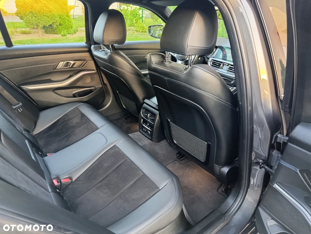 BMW Seria 3 330i M Sport sport - 19