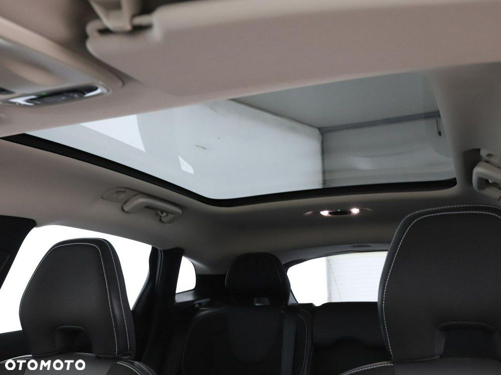 Volvo V40 D2 Drive-E Momentum - 36
