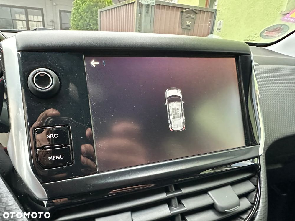 Peugeot 2008 1.2 Pure Tech GPF Allure S&S EAT6 - 21