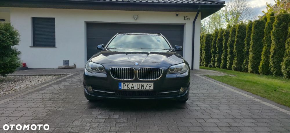 BMW Seria 5 525d Sport-Aut Modern Line - 1