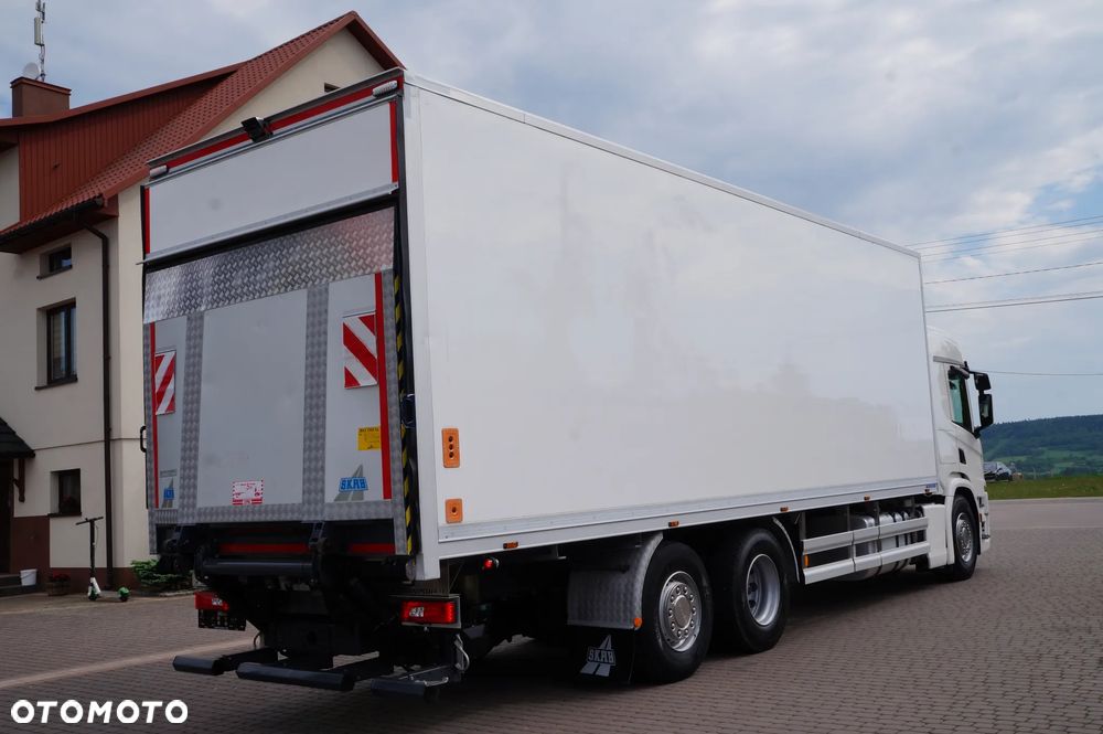 Scania P 450 6x2 CHŁODNIA KONTENER 8.45 m 21 PALET OŚ SKRĘTNA WINDA - 7