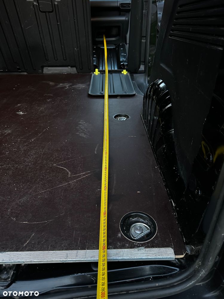 Opel COMBO - 23