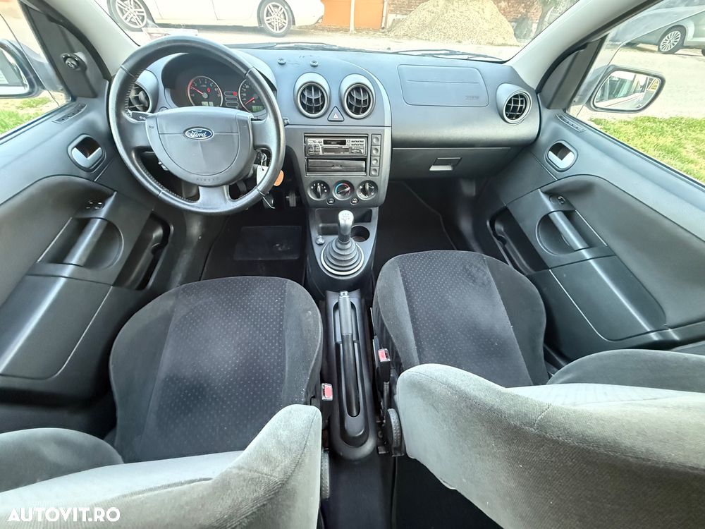 Ford Fiesta 1.3 Ghia - 7