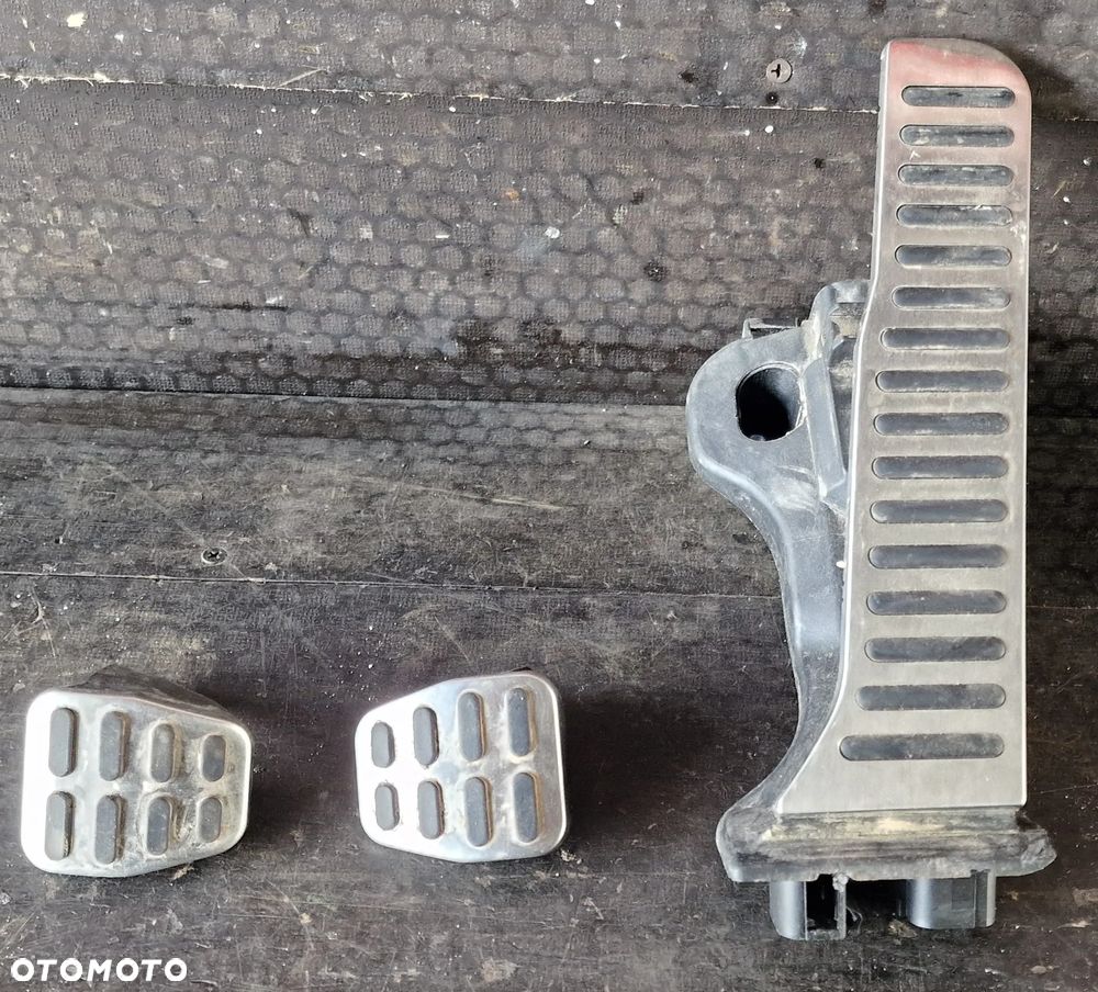 NAKŁADKI NA PEDAŁY KOMPLET VW PASSAT B7 - 2