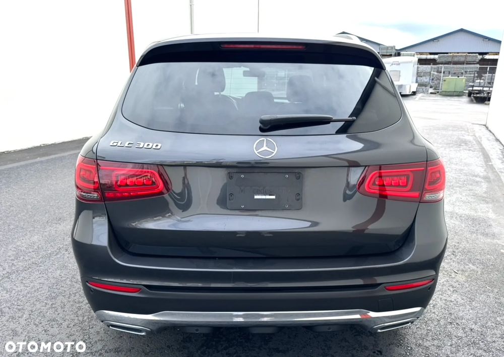 Mercedes-Benz GLC 300 4Matic 9G-TRONIC Exclusive - 8